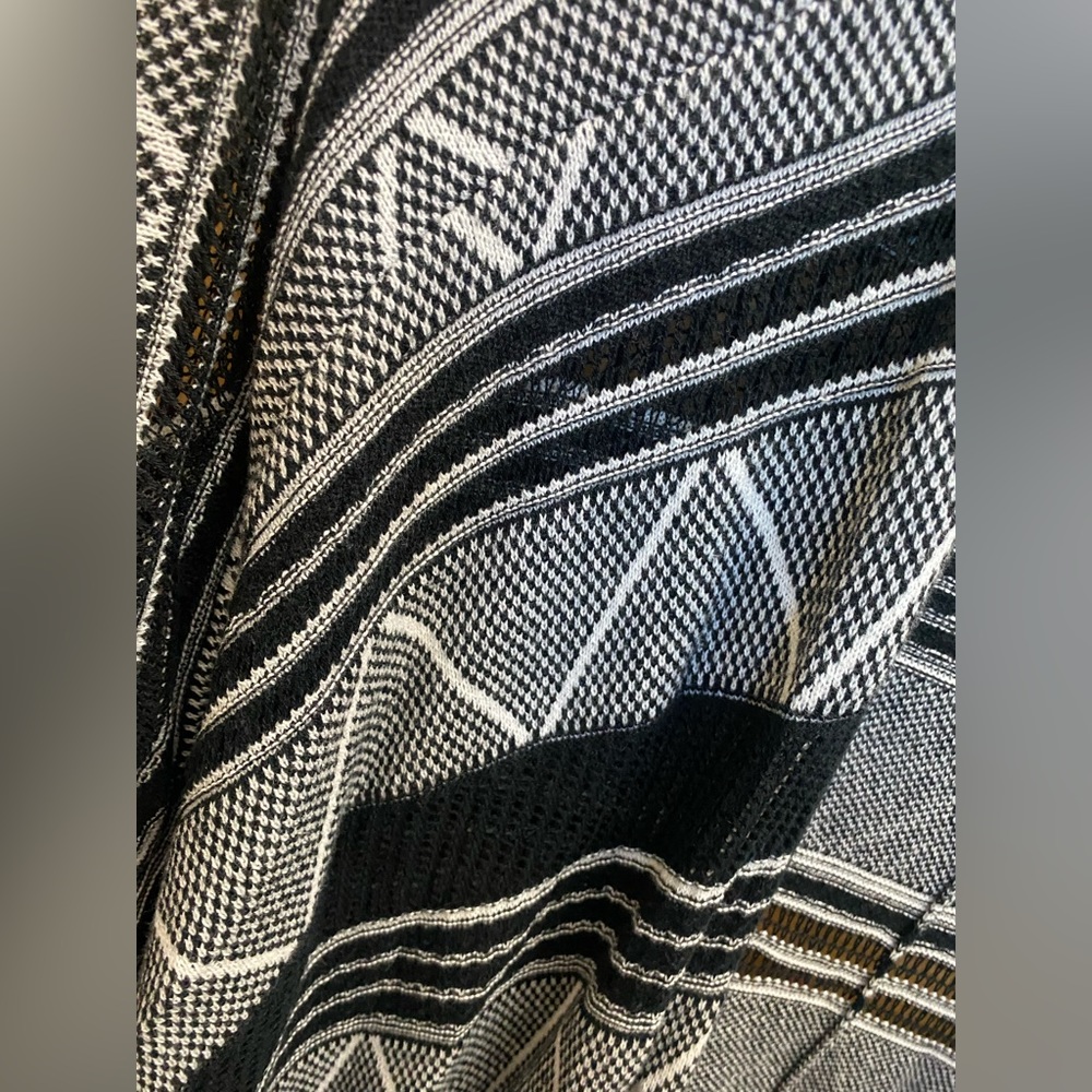 Bcbgeneration - Geometric Pattern Shawl - One Size - image 8